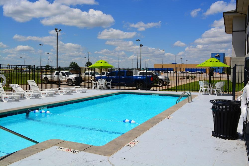 Sleep Inn & Suites Norman Near University Exterior photo